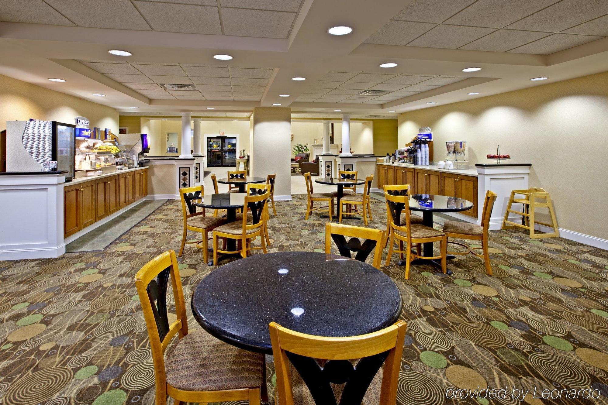 Holiday Inn Express Hotel & Suites Louisville East By Ihg Exterior foto
